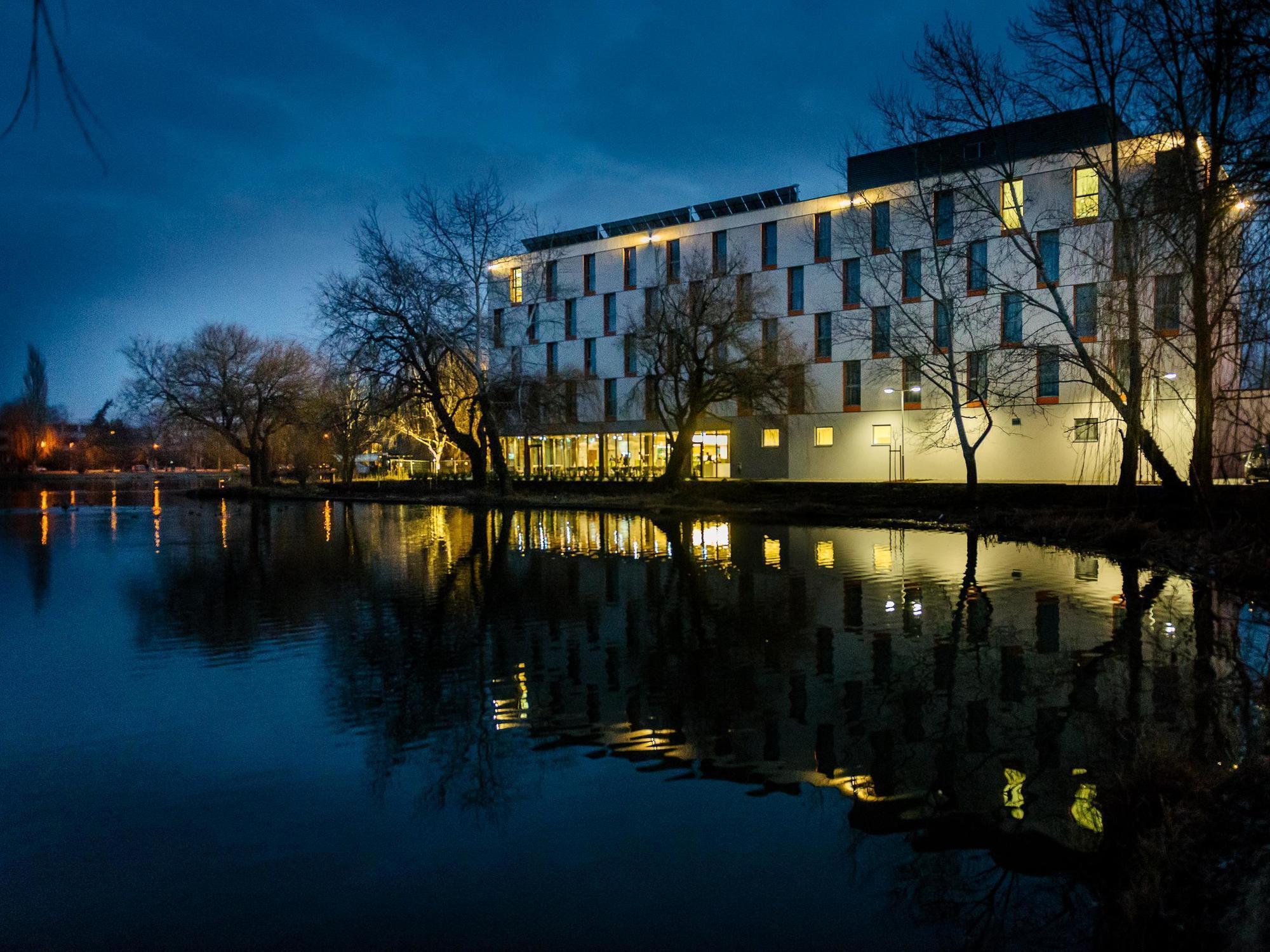 Best Western Plus Lakeside Hotel Szekesfehervar Luaran gambar
